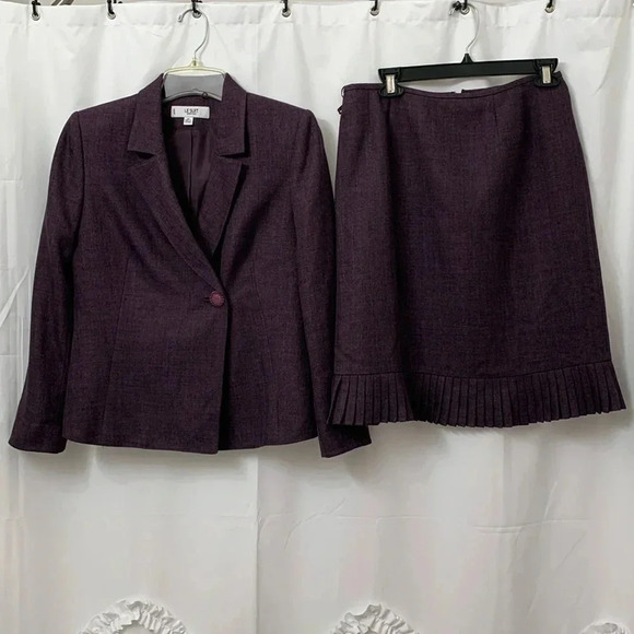 Women’s Le Suit 2 Piece Skirt Set Dark Purple Size 8P EUC - Picture 1 of 10